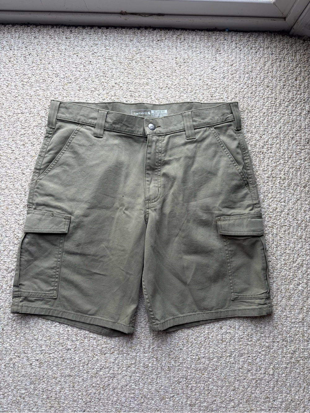 Carhartt Men's Olive Green Utility Cargo Shorts. Size 34 relaxed baggy fit.